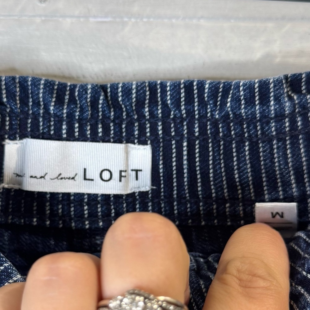 Loft Striped Navy Cotton Women's Shorts Size Medium - Picture 6 of 7